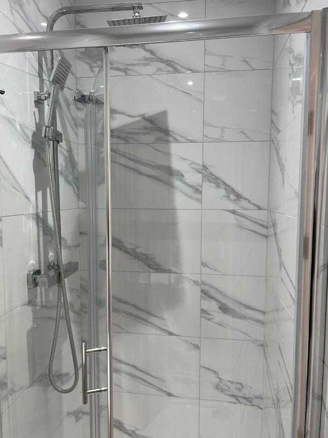 Park View Serviced Apartment - Next To Northolt Tube Station - Near Central London & Wembley Екстериор снимка