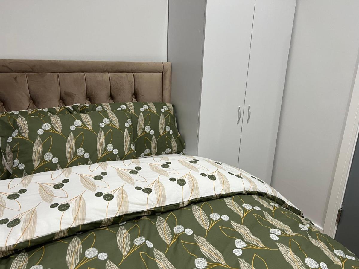 Park View Serviced Apartment - Next To Northolt Tube Station - Near Central London & Wembley Екстериор снимка