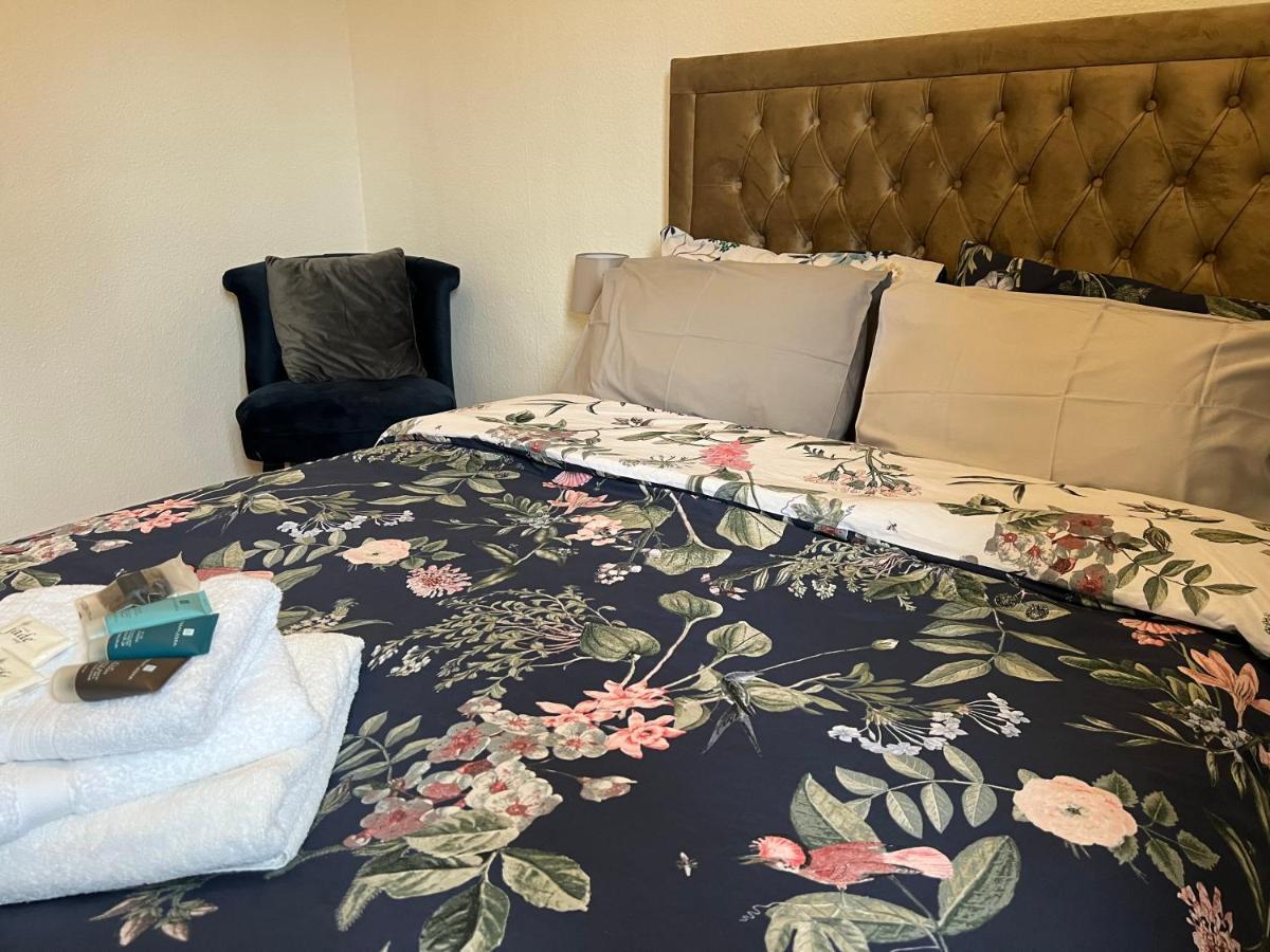 Park View Serviced Apartment - Next To Northolt Tube Station - Near Central London & Wembley Екстериор снимка