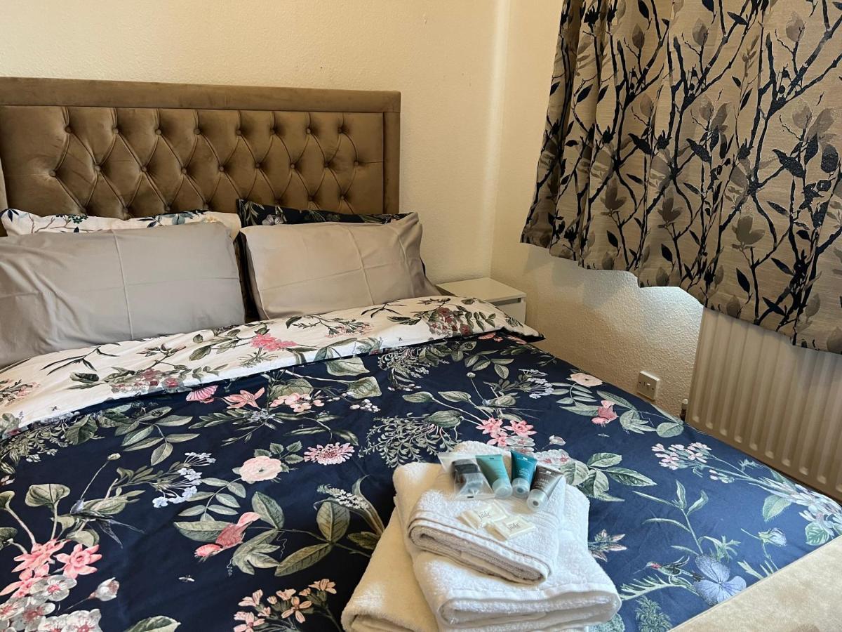 Park View Serviced Apartment - Next To Northolt Tube Station - Near Central London & Wembley Екстериор снимка
